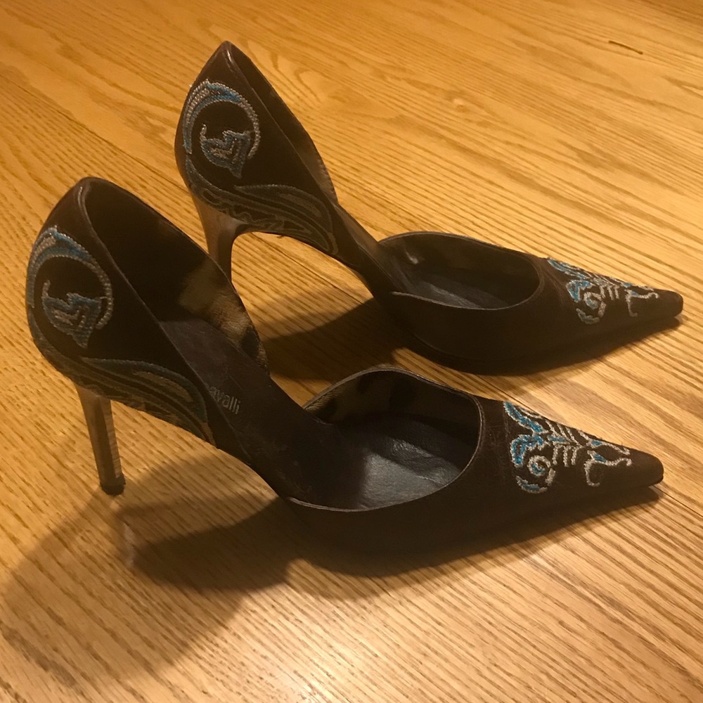 Brown and blue pointed toe heels